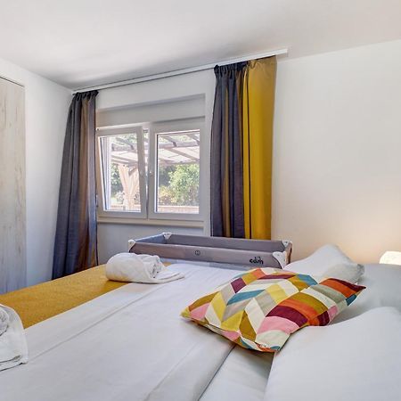 Providenca Accommodation Мали-Лошинь Экстерьер фото
