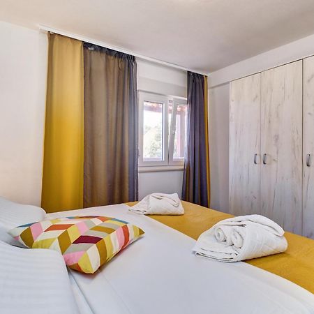 Providenca Accommodation Мали-Лошинь Экстерьер фото
