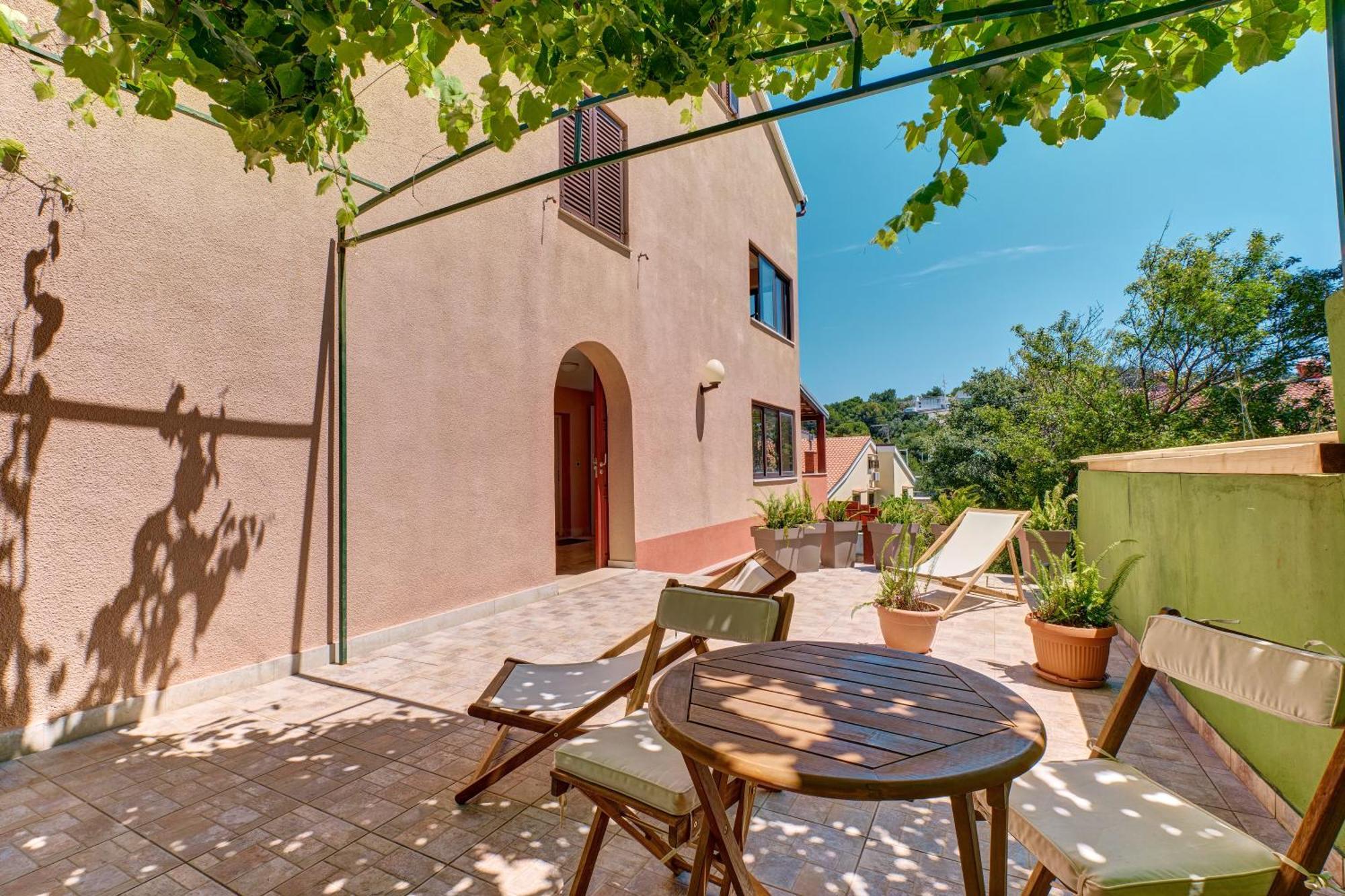 Providenca Accommodation Мали-Лошинь Экстерьер фото